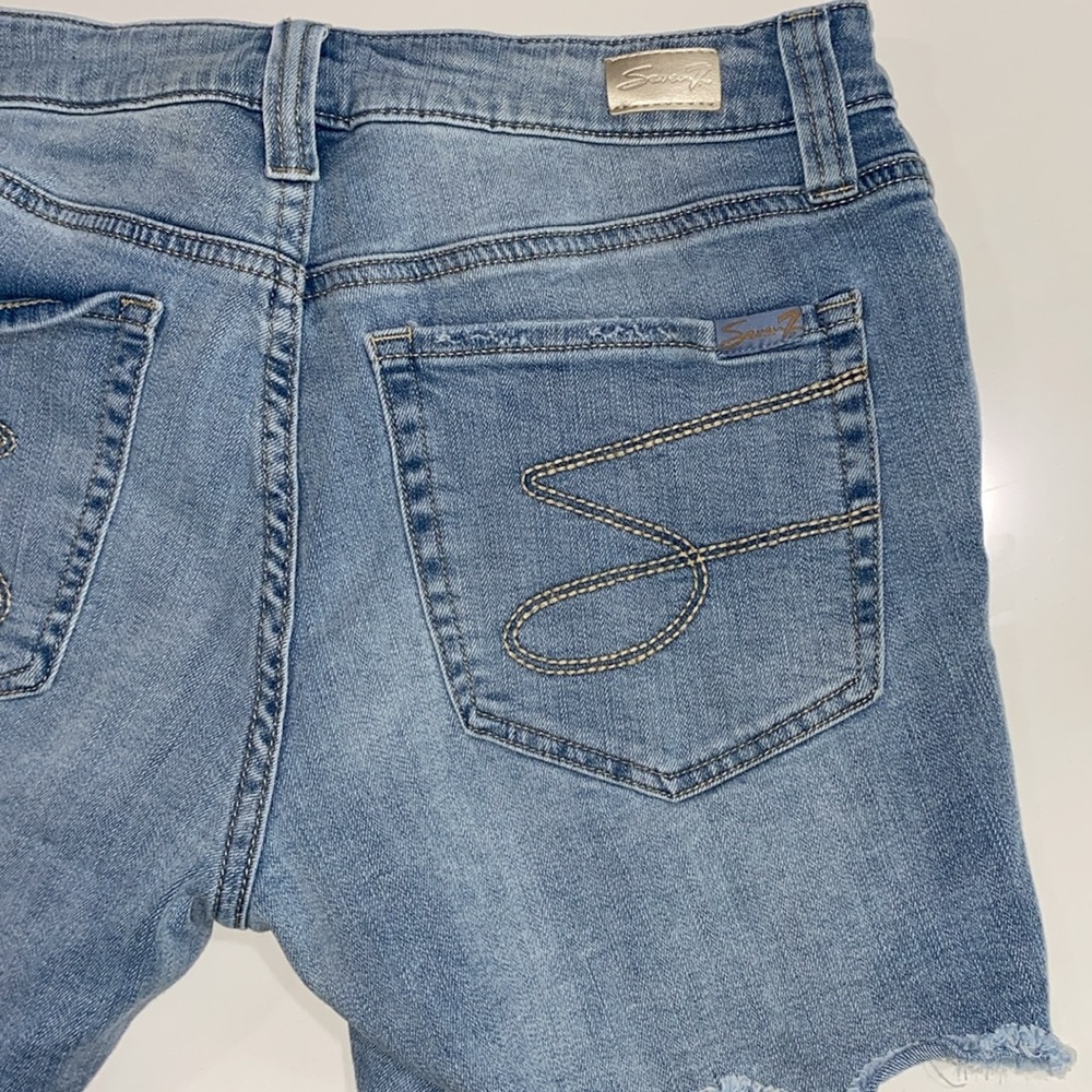 7 For All‎ Mankind Weekend Distressed Shorts - Picture 5 of 8